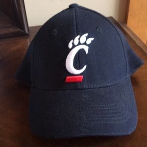 University of Cincinnati Bearcats fitted hat